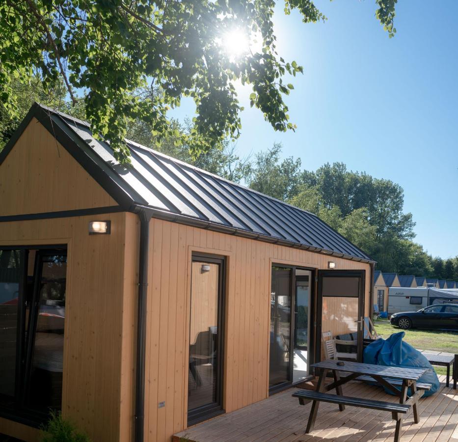 Pod Cyprysami - Surf & Family Resort Ястарня Екстер'єр фото