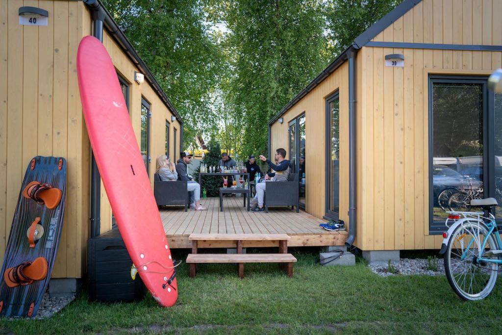 Pod Cyprysami - Surf & Family Resort Ястарня Екстер'єр фото